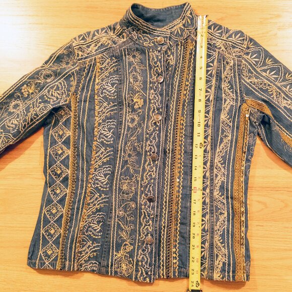 Chico’s Cropped Floral Embroidered & Sequin Denim Jacket Medium Wash - Picture 13 of 13